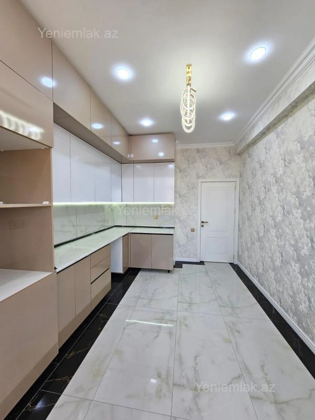 Satılır 2 otaqlı yeni tikili 65 m²