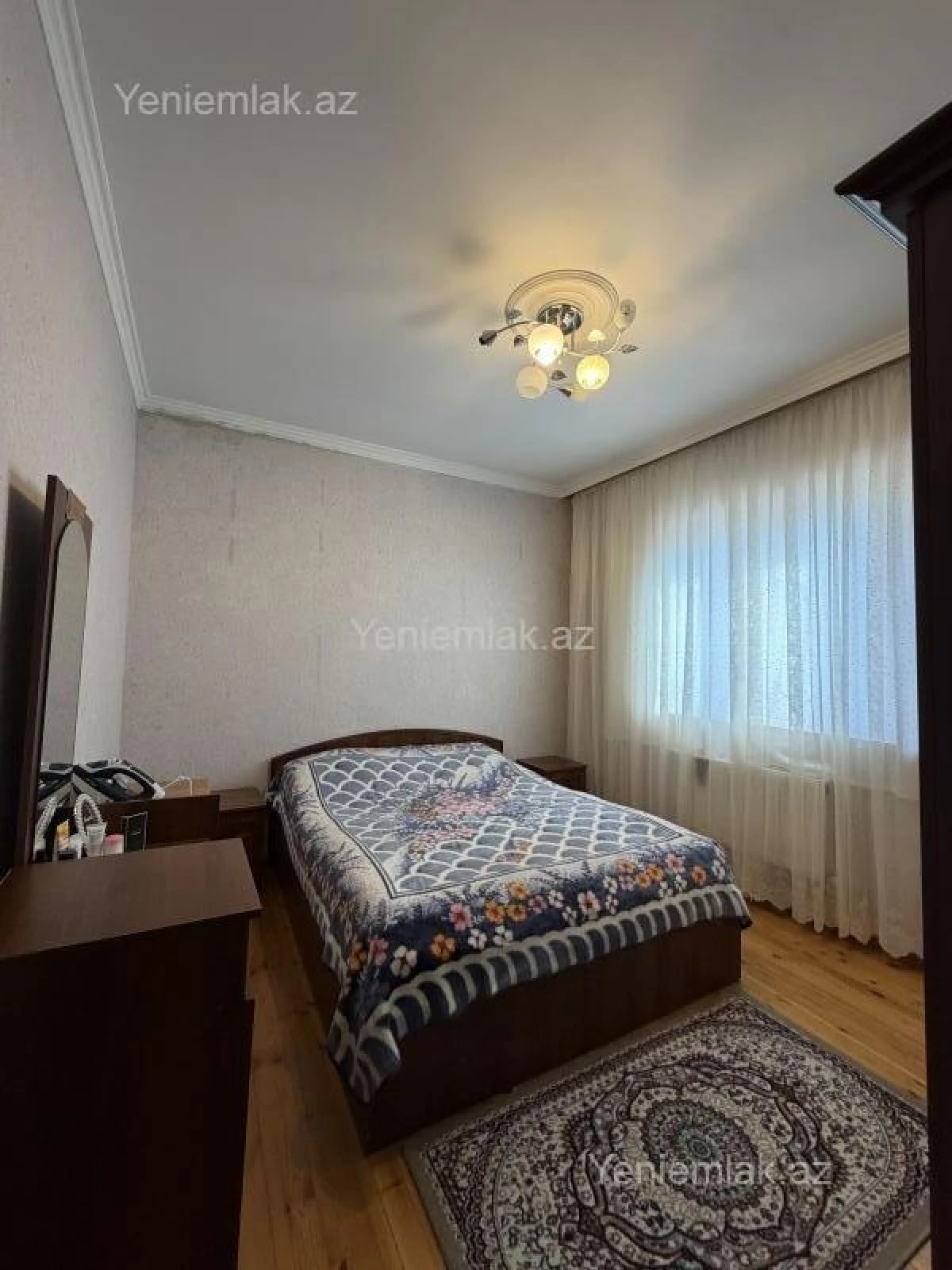 Satılır 5 otaqlı həyət evi 180 m²