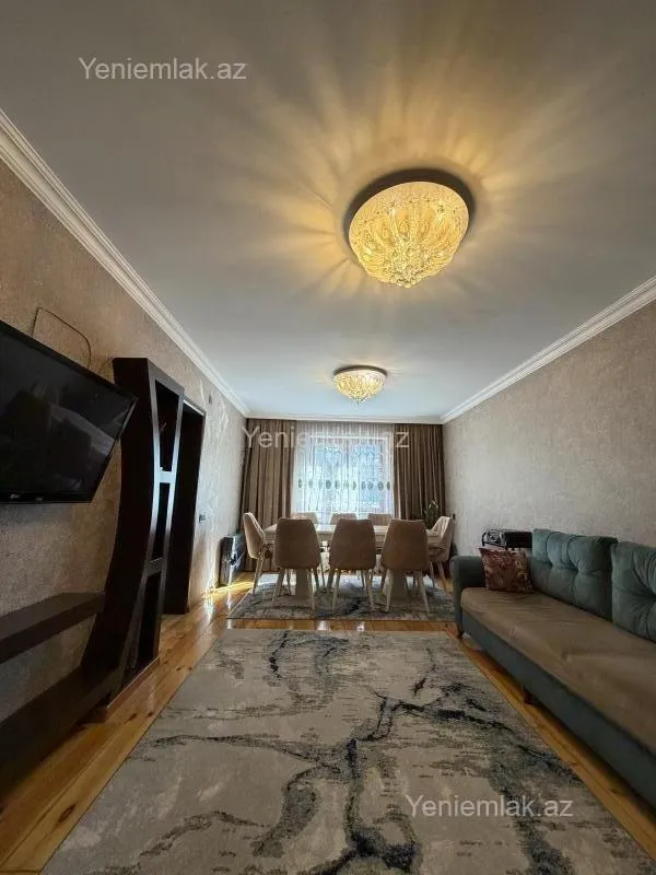 Satılır 5 otaqlı həyət evi 180 m²