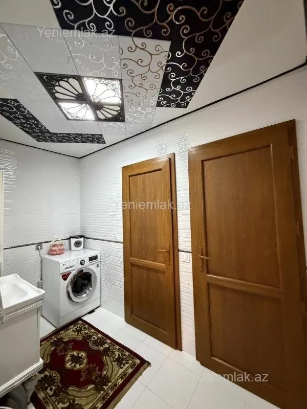Satılır 5 otaqlı həyət evi 180 m²