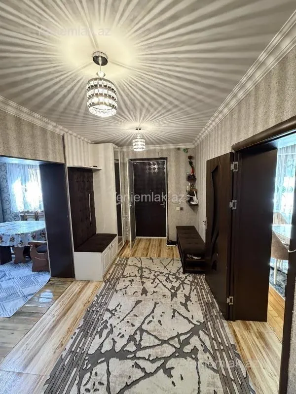 Satılır 5 otaqlı həyət evi 180 m²