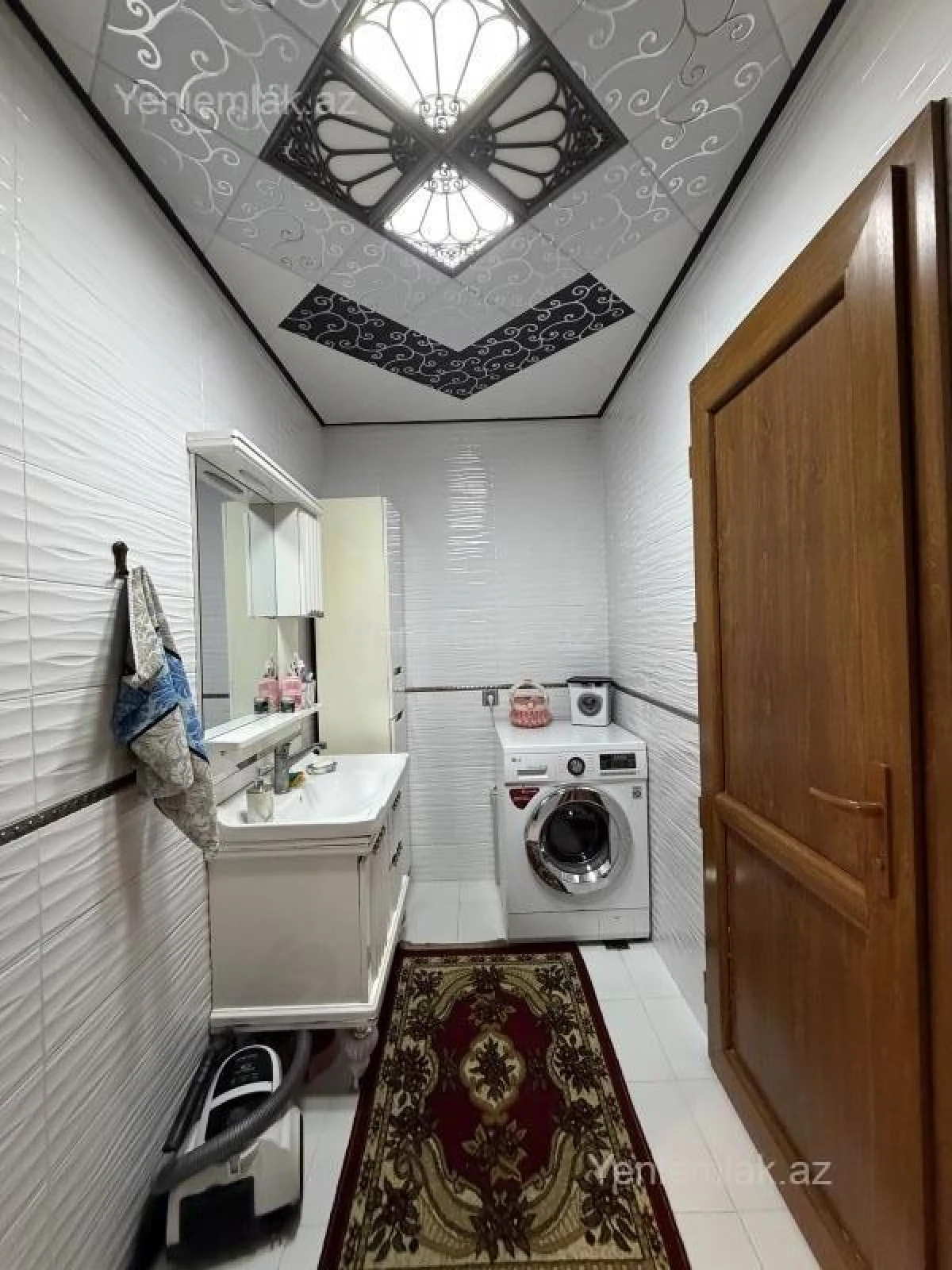 Satılır 5 otaqlı həyət evi 180 m²