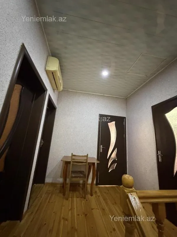 Satılır 5 otaqlı həyət evi 180 m²