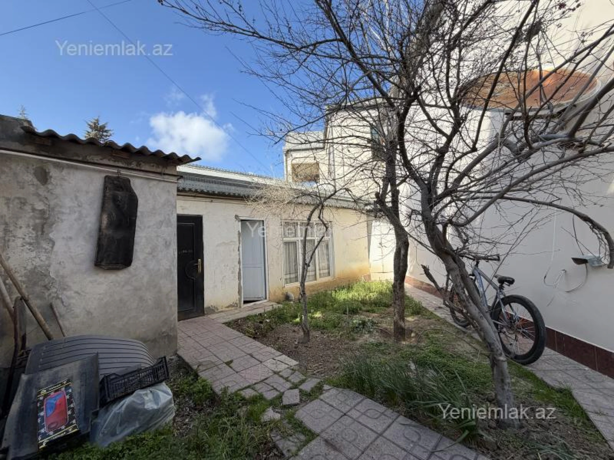 Satılır 5 otaqlı həyət evi 180 m²