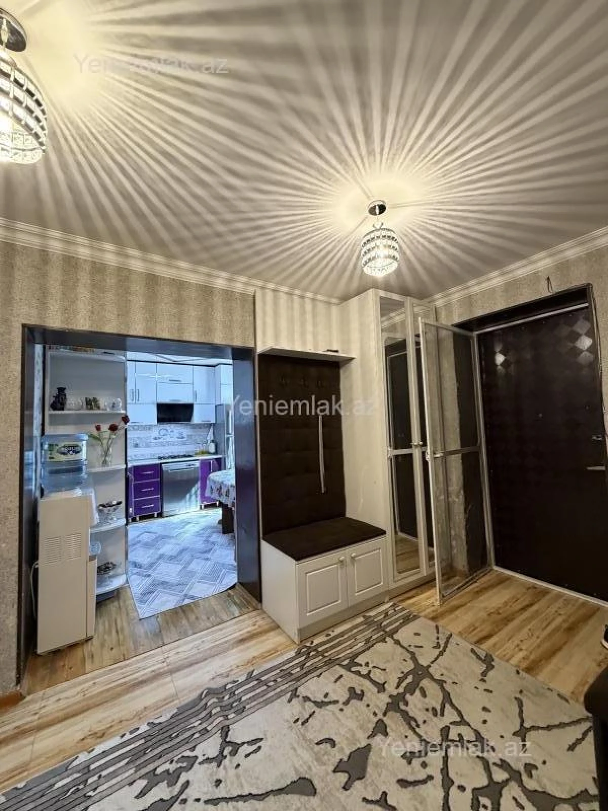 Satılır 5 otaqlı həyət evi 180 m²