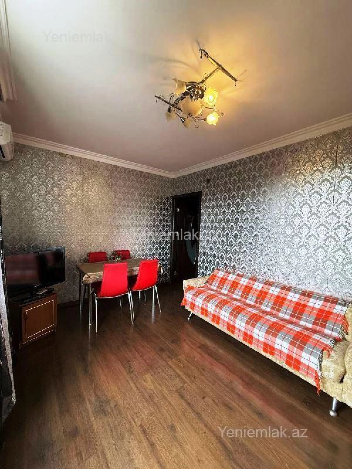 Satılır 2 otaqlı köhnə tikili 45 m²
