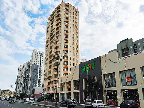 Satılır 3 otaqlı yeni tikili 131.5 m²