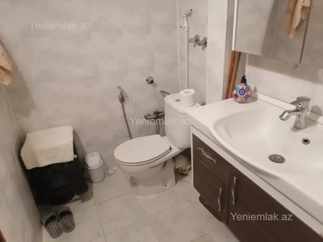 Satılır 3 otaqlı köhnə tikili 85 m²