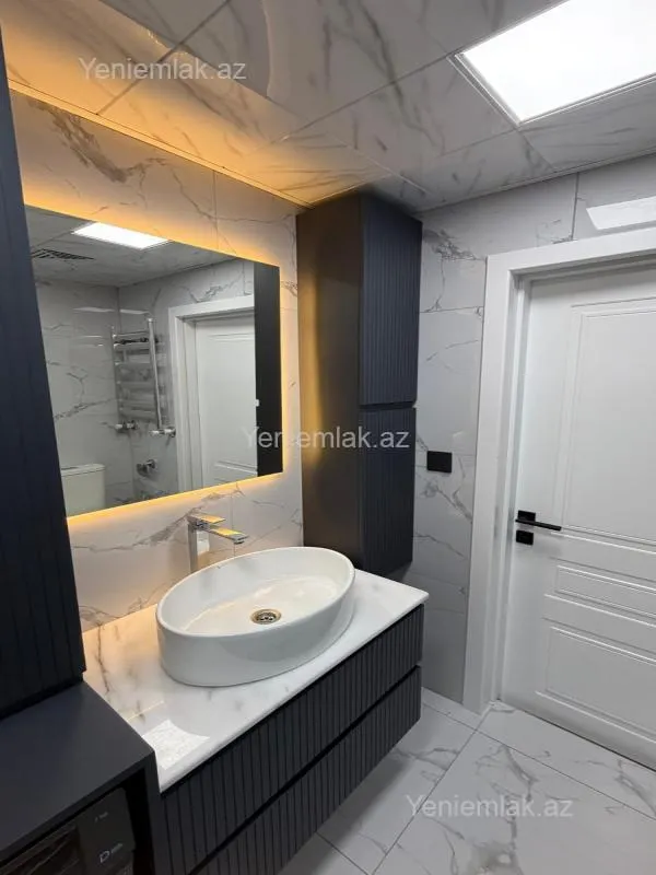 Satılır 3 otaqlı köhnə tikili 75 m²