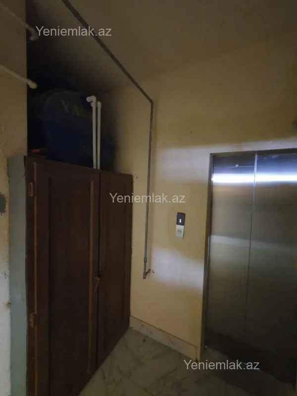 Satılır 5 otaqlı köhnə tikili 120 m²