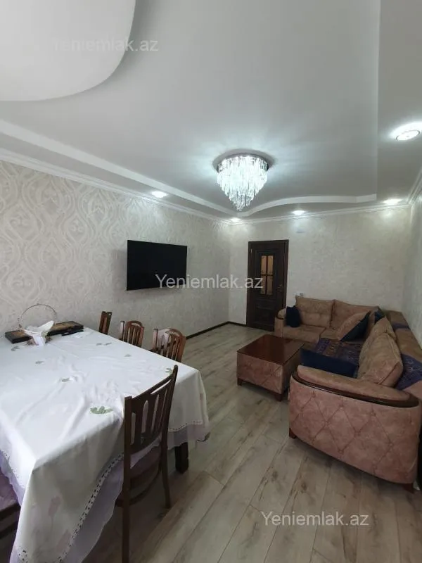 Satılır 5 otaqlı köhnə tikili 120 m²