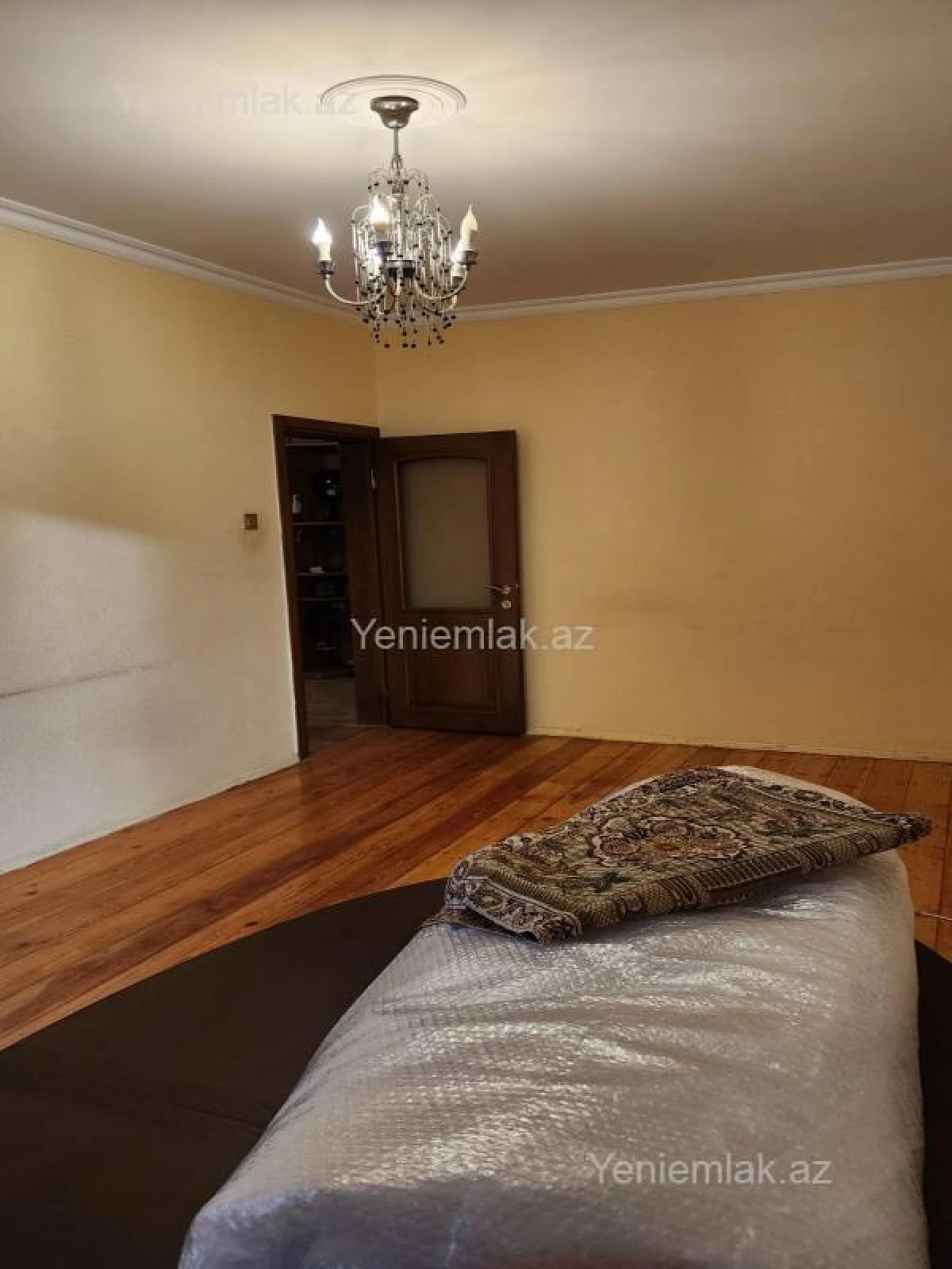 Satılır 3 otaqlı köhnə tikili 80 m²