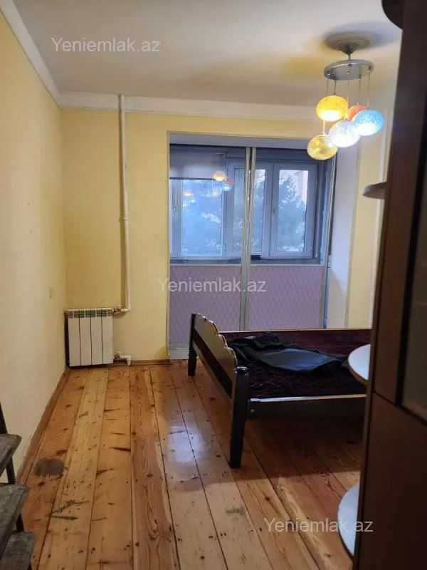 Satılır 3 otaqlı köhnə tikili 80 m²