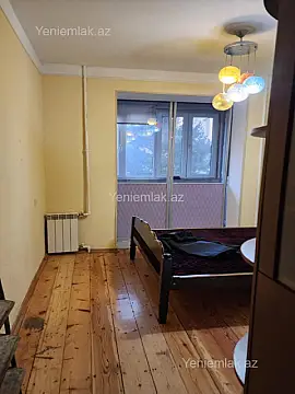 Satılır 3 otaqlı köhnə tikili 80 m²