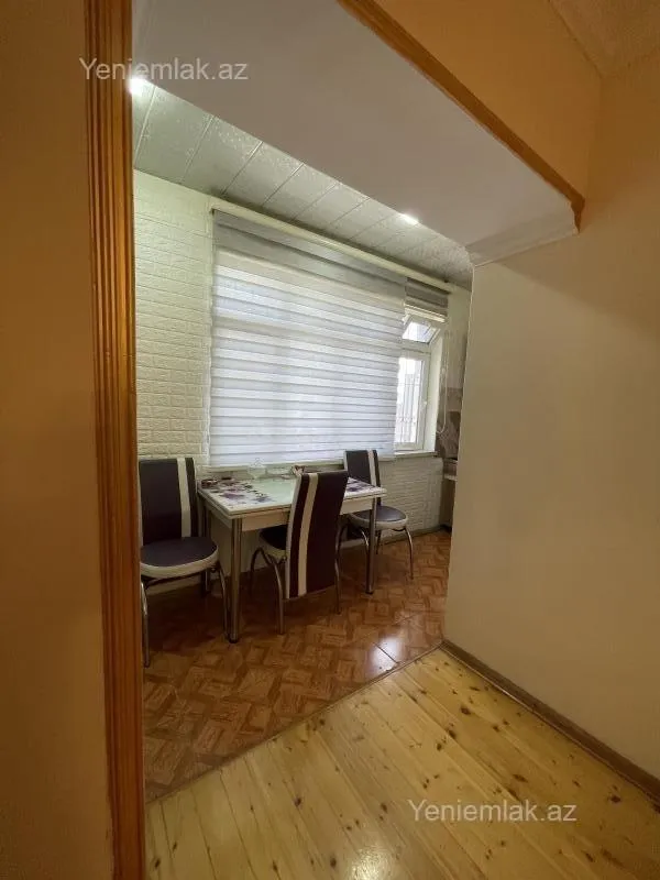 Satılır 2 otaqlı köhnə tikili 40 m²