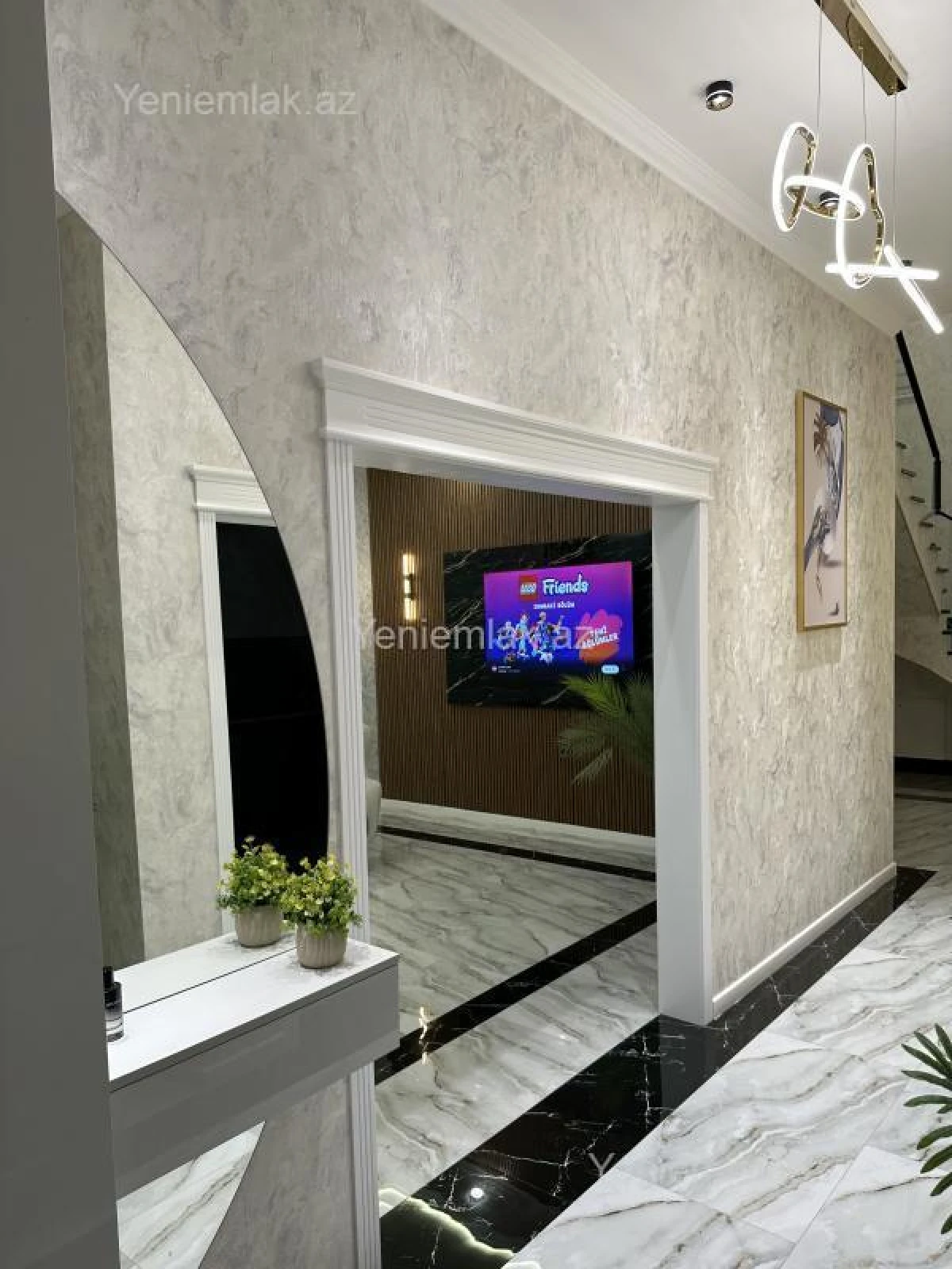 Satılır 6 otaqlı həyət evi 300 m²