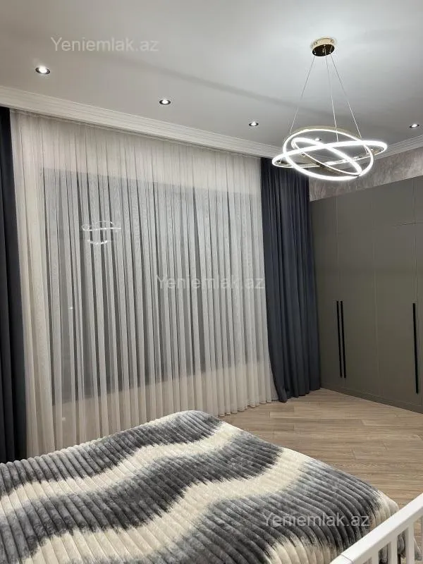 Satılır 6 otaqlı həyət evi 300 m²