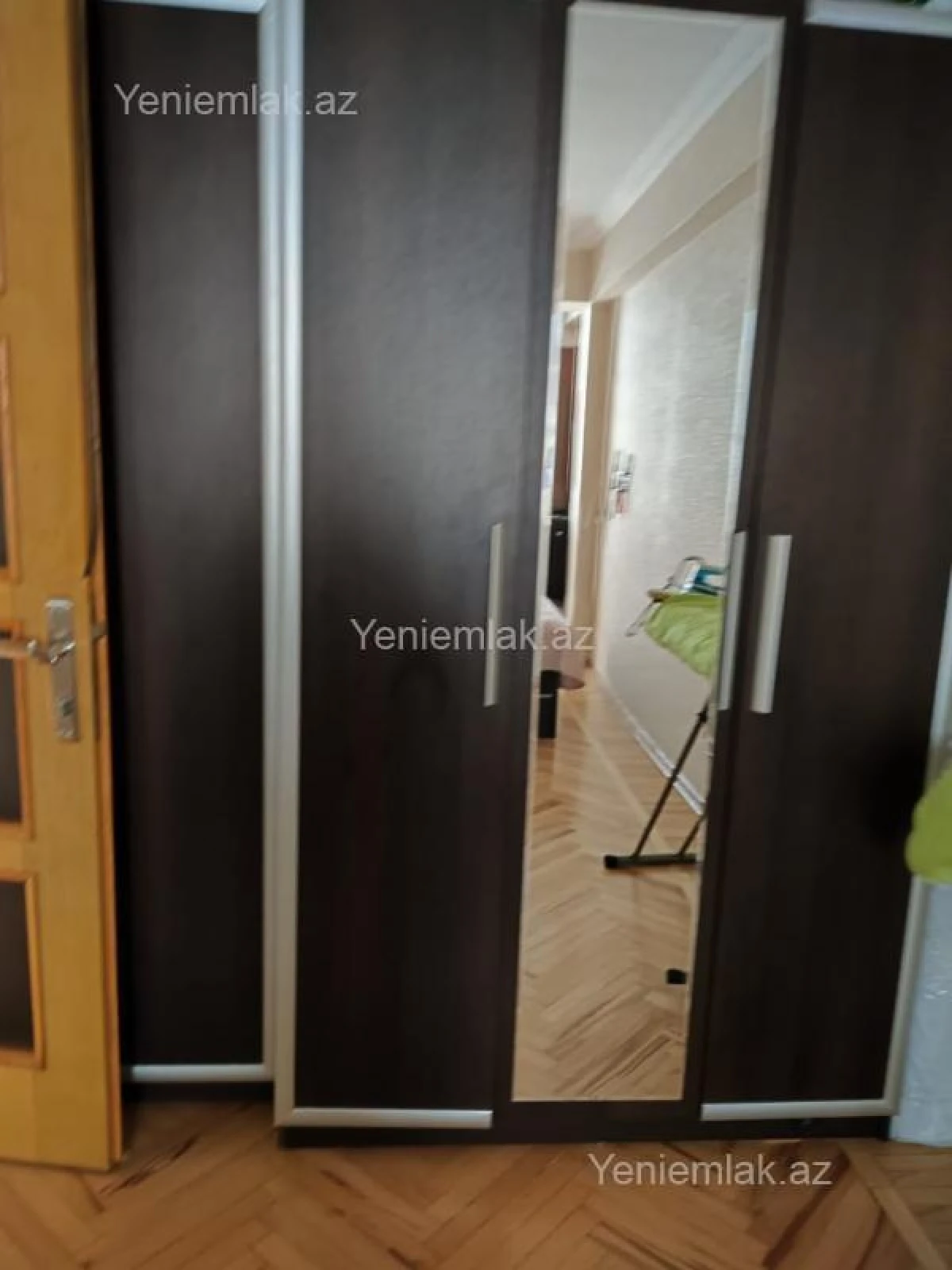 Satılır 3 otaqlı köhnə tikili 100 m²