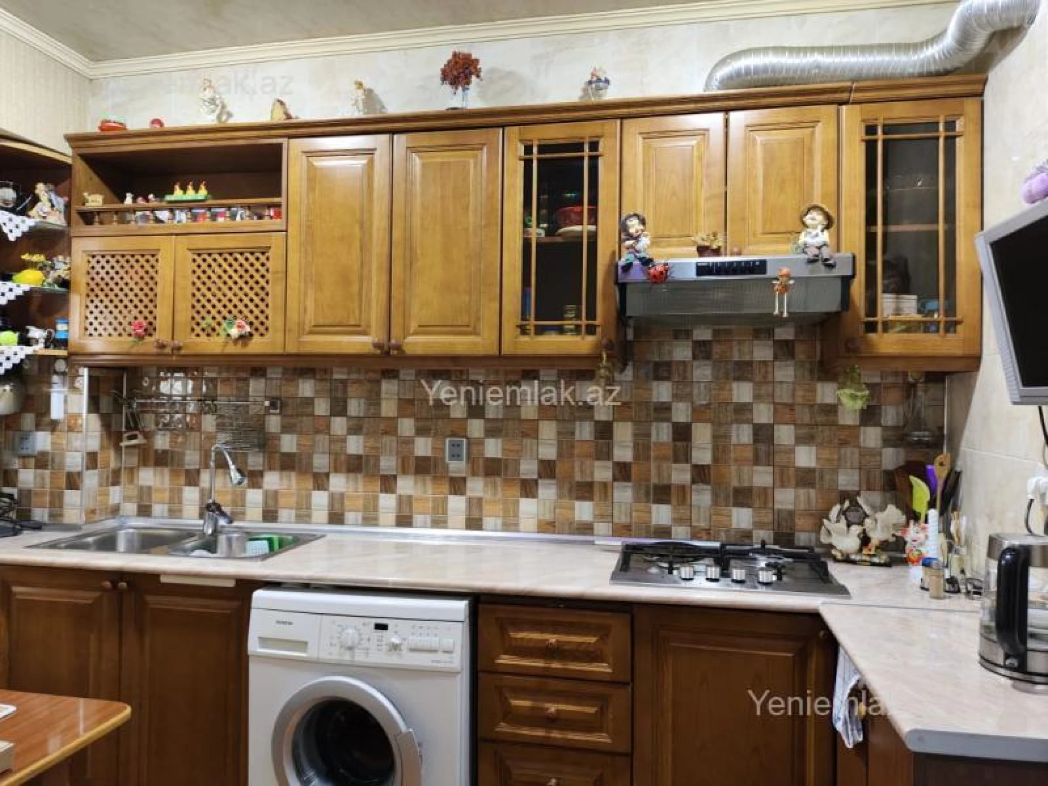 Satılır 3 otaqlı köhnə tikili 100 m²