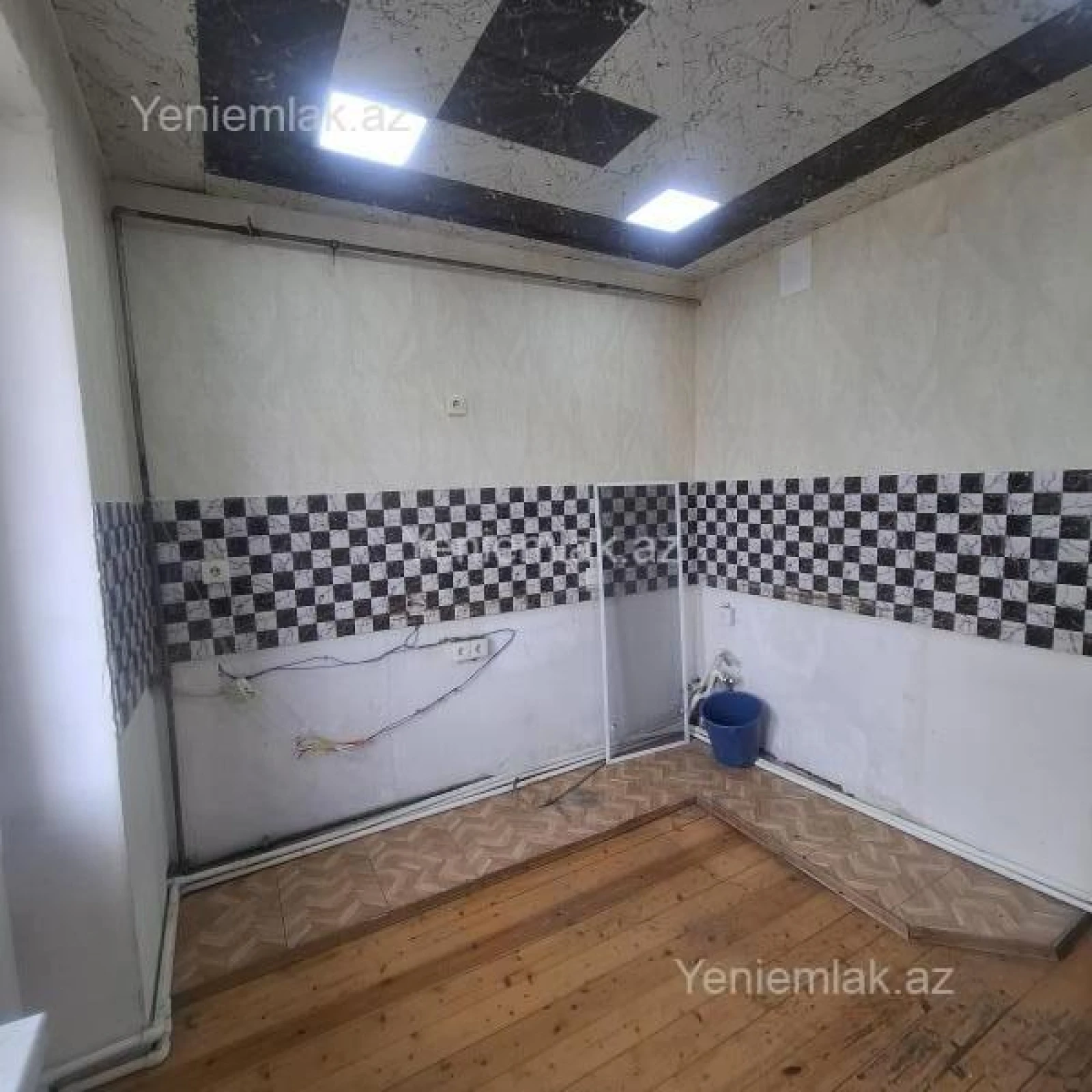 Satılır 3 otaqlı köhnə tikili 80 m²