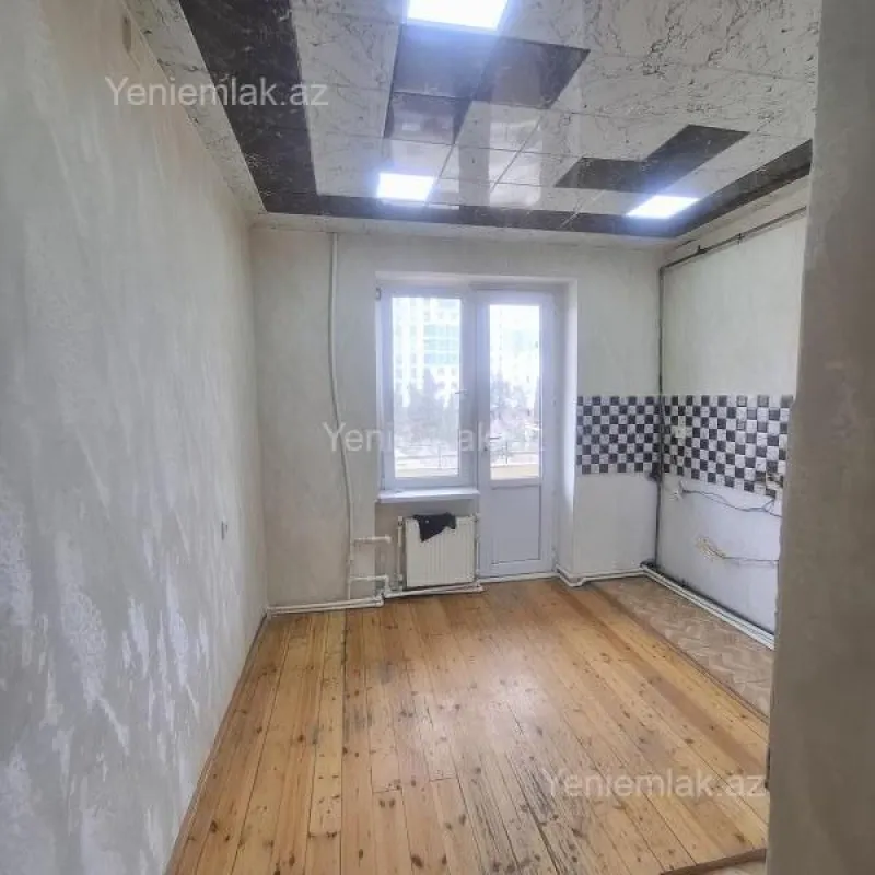 Satılır 3 otaqlı köhnə tikili 80 m²