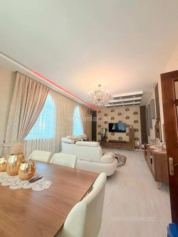 Satılır 5 otaqlı həyət evi 220 m²
