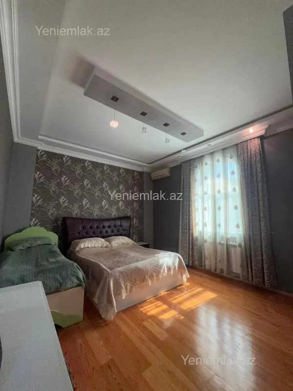Satılır 5 otaqlı həyət evi 220 m²