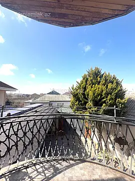 Satılır 5 otaqlı həyət evi 220 m²