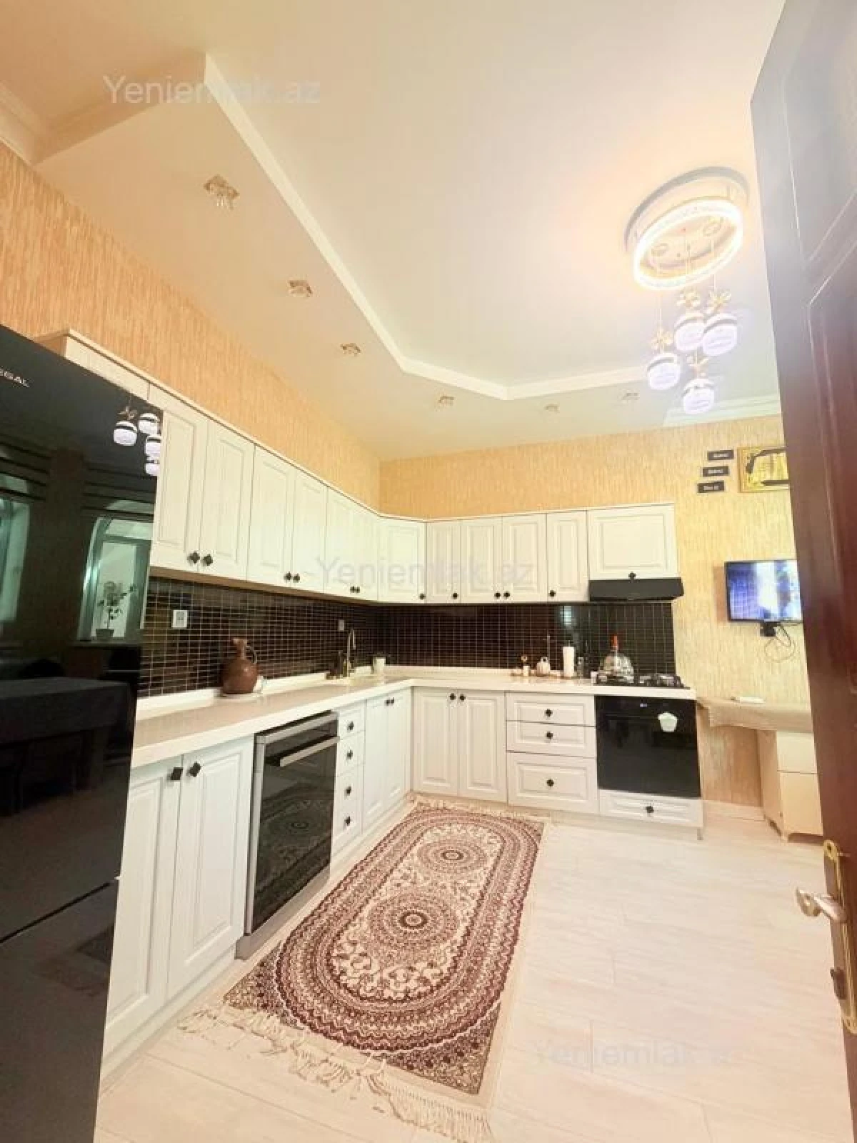 Satılır 5 otaqlı həyət evi 220 m²