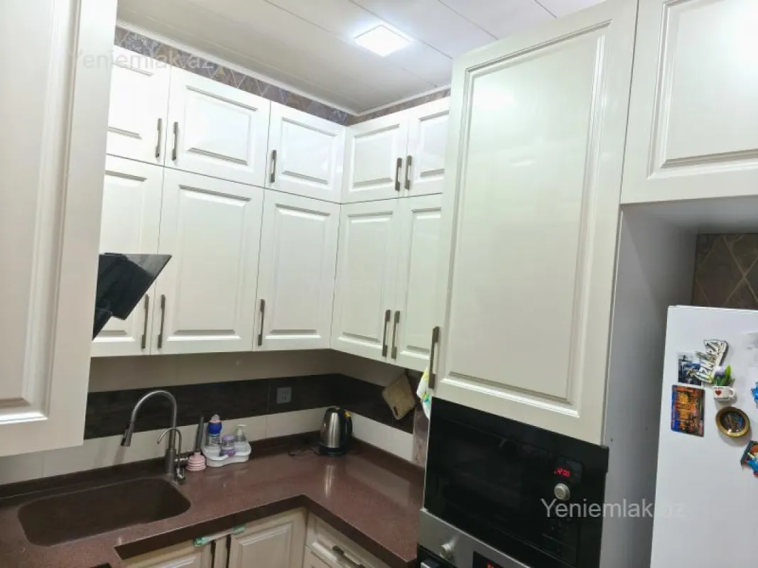 Satılır 2 otaqlı yeni tikili 75 m²