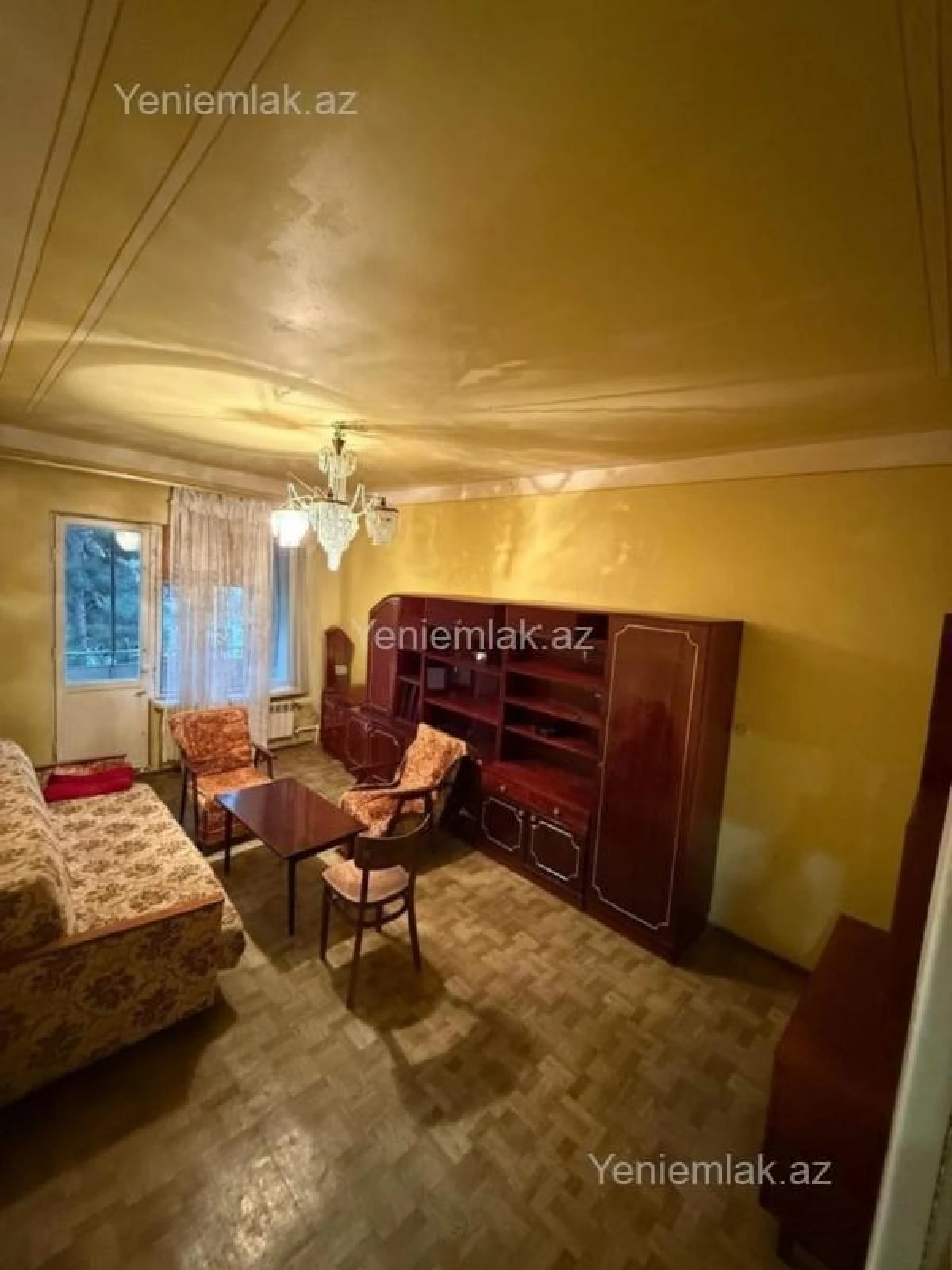 Satılır 4 otaqlı köhnə tikili 105 m²