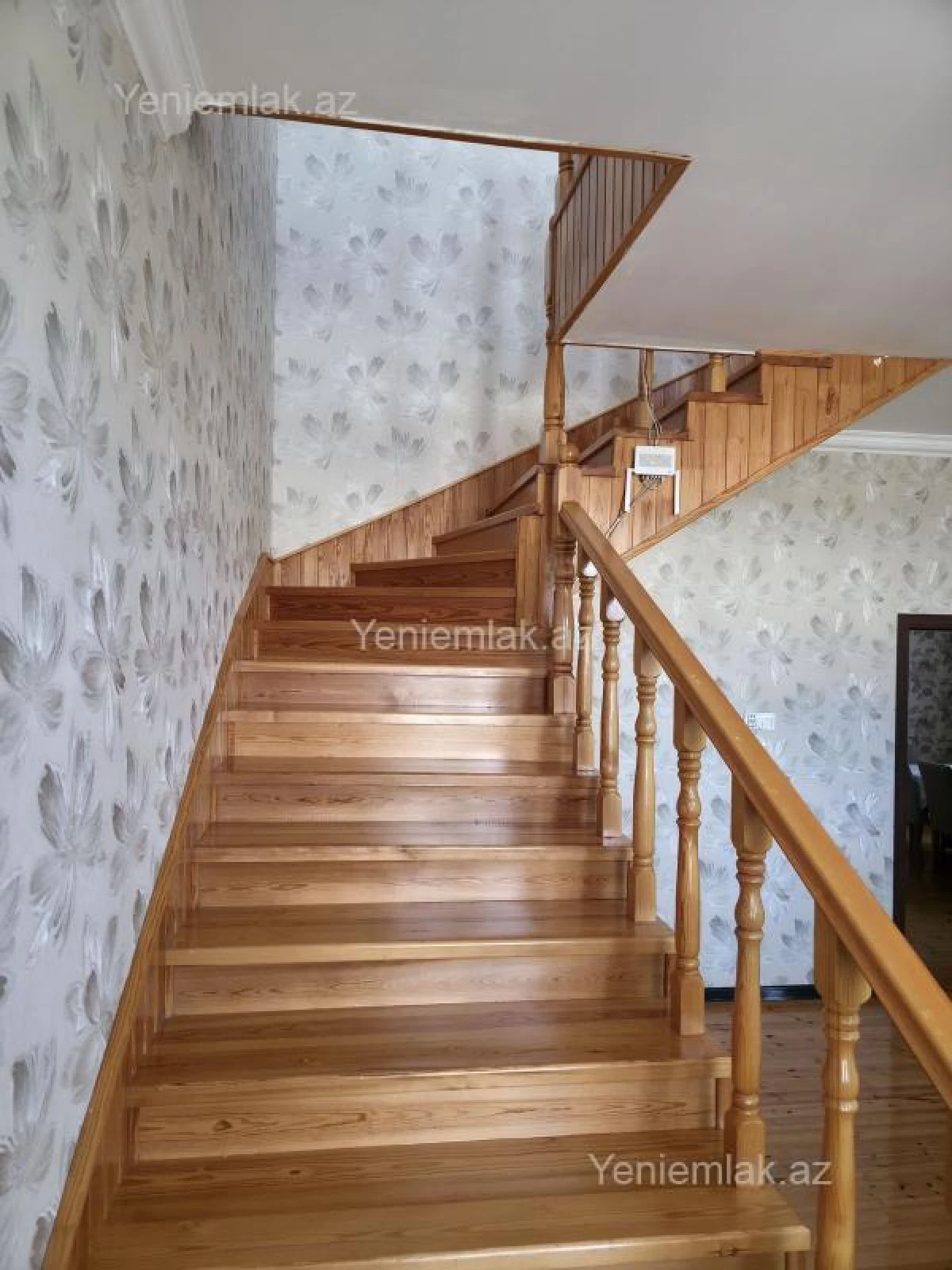 Satılır 4 otaqlı həyət evi 200 m²