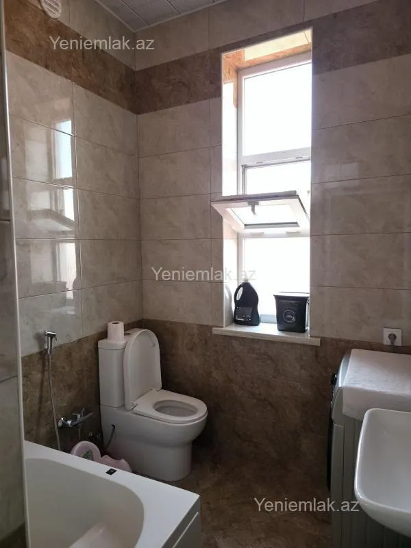 Satılır 4 otaqlı həyət evi 200 m²