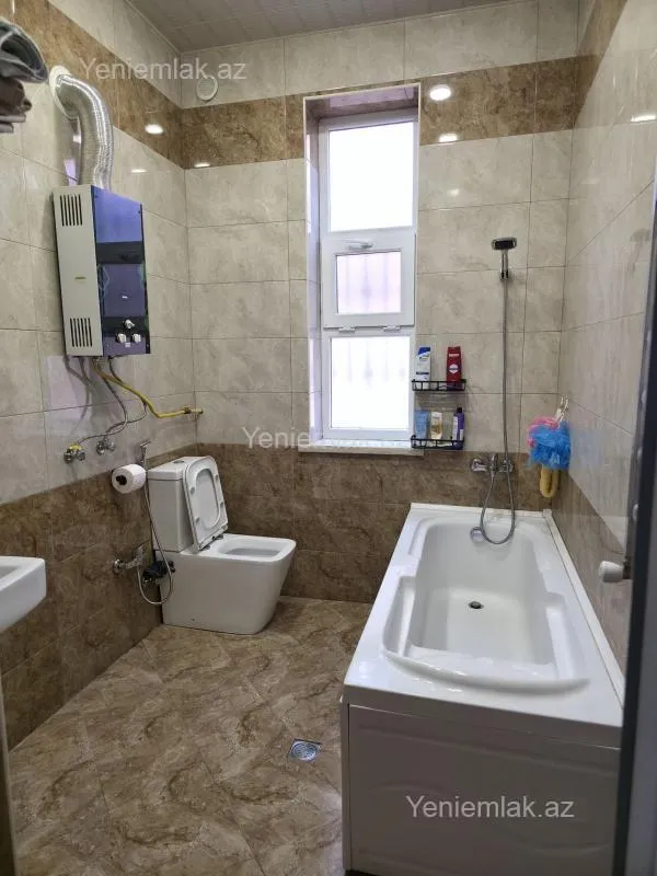 Satılır 4 otaqlı həyət evi 200 m²