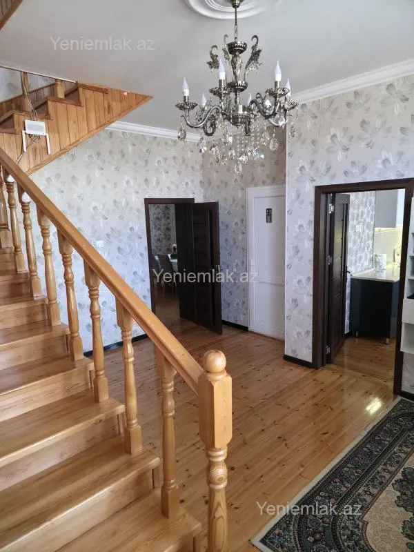 Satılır 4 otaqlı həyət evi 200 m²