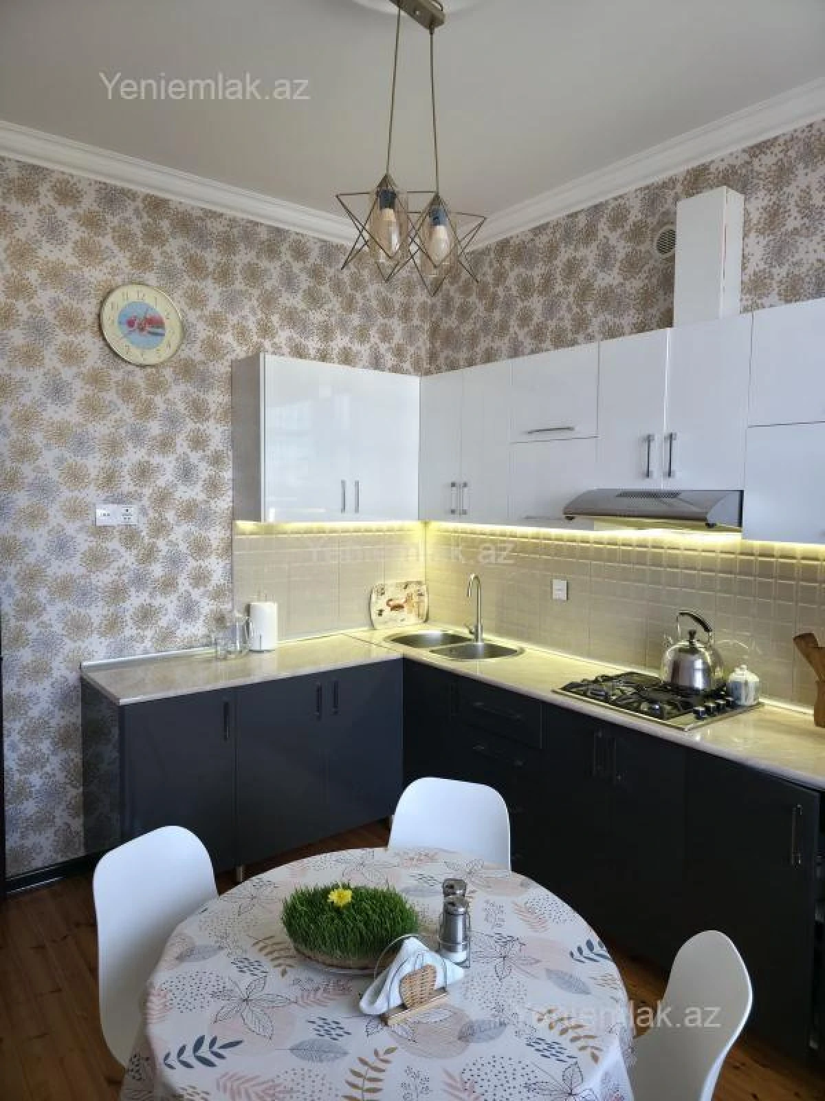 Satılır 4 otaqlı həyət evi 200 m²