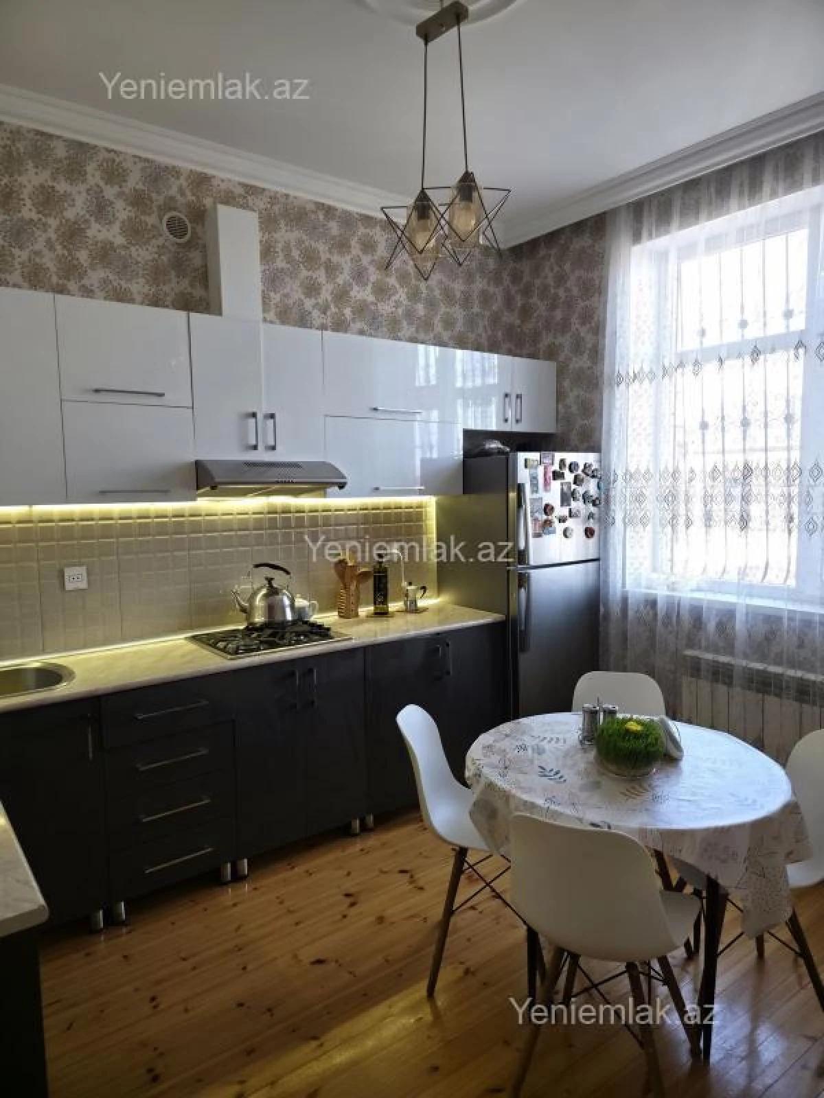 Satılır 4 otaqlı həyət evi 200 m²