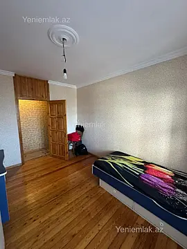 Satılır 4 otaqlı köhnə tikili 120 m²