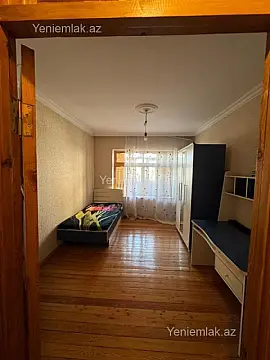 Satılır 4 otaqlı köhnə tikili 120 m²