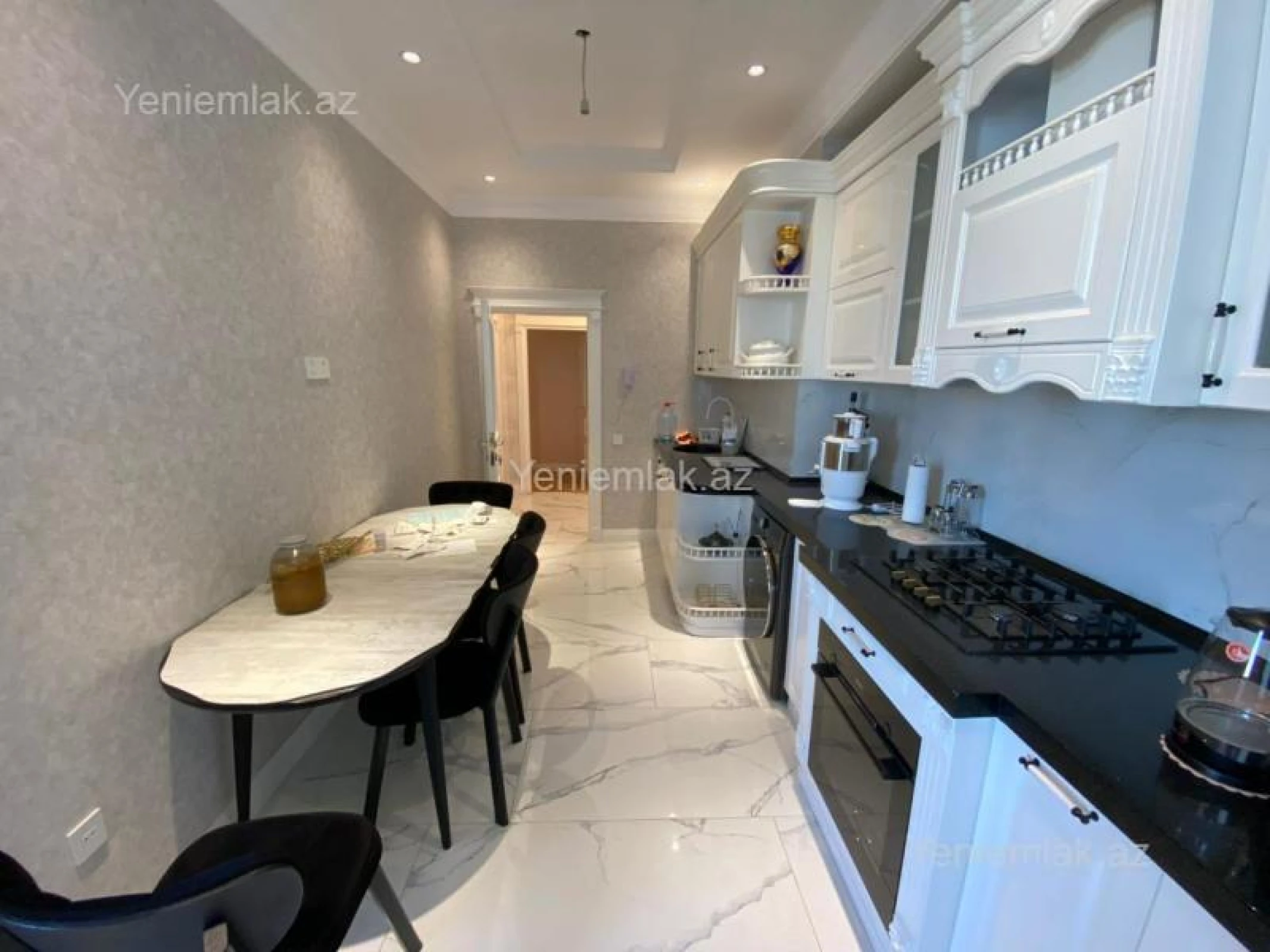 Satılır 3 otaqlı yeni tikili 110 m²