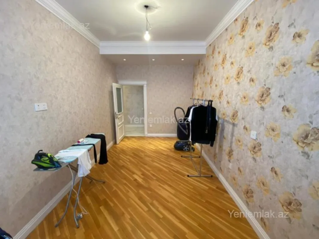 Satılır 3 otaqlı yeni tikili 110 m²