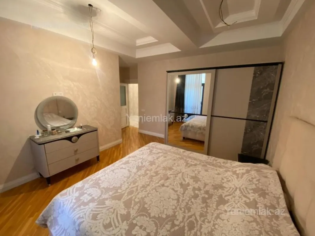 Satılır 3 otaqlı yeni tikili 110 m²