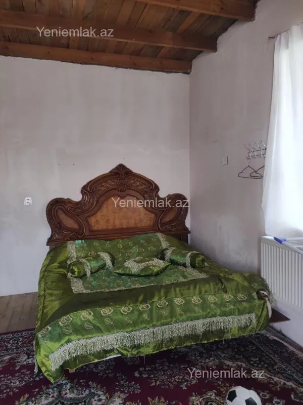 Satılır 2 otaqlı həyət evi 99 m²