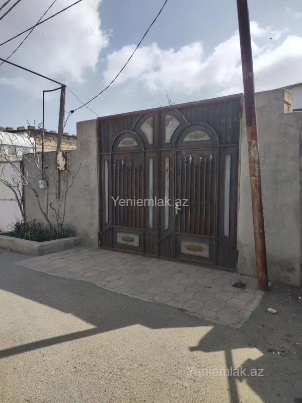 Satılır 2 otaqlı həyət evi 99 m²