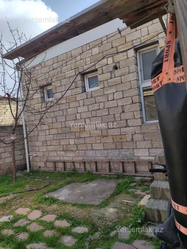 Satılır 2 otaqlı həyət evi 99 m²