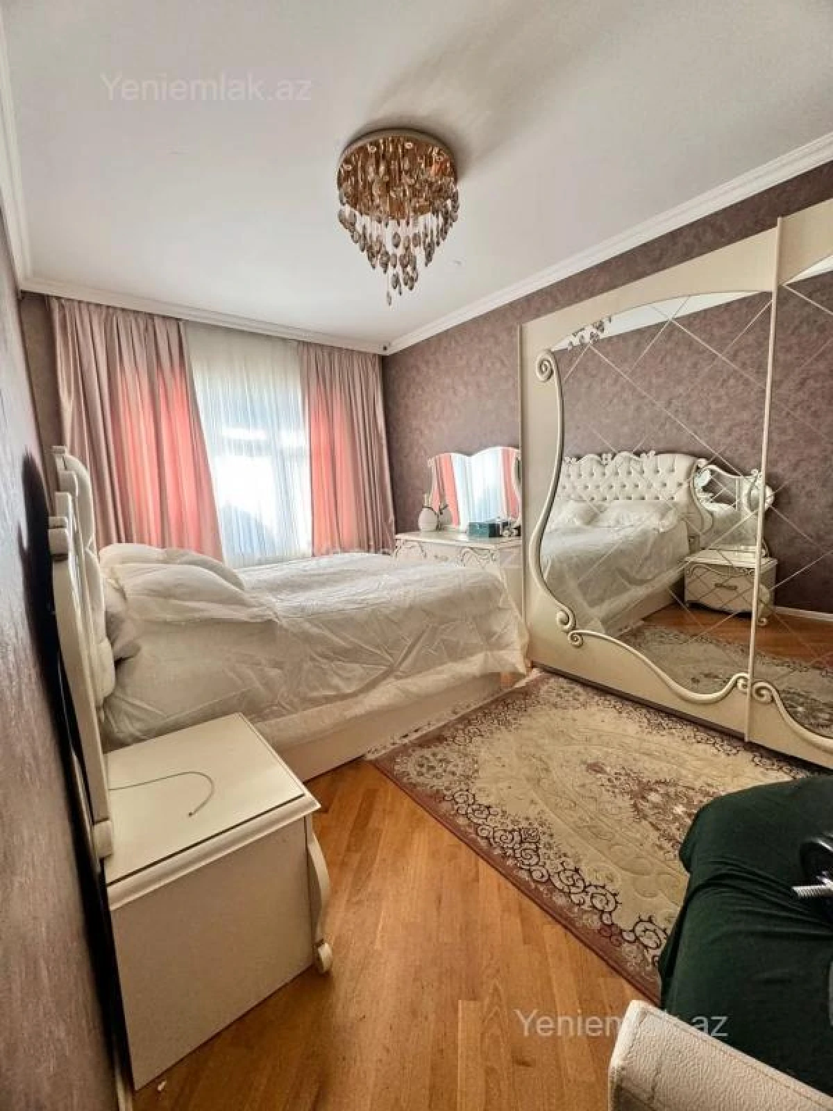 Satılır 4 otaqlı köhnə tikili 110 m²