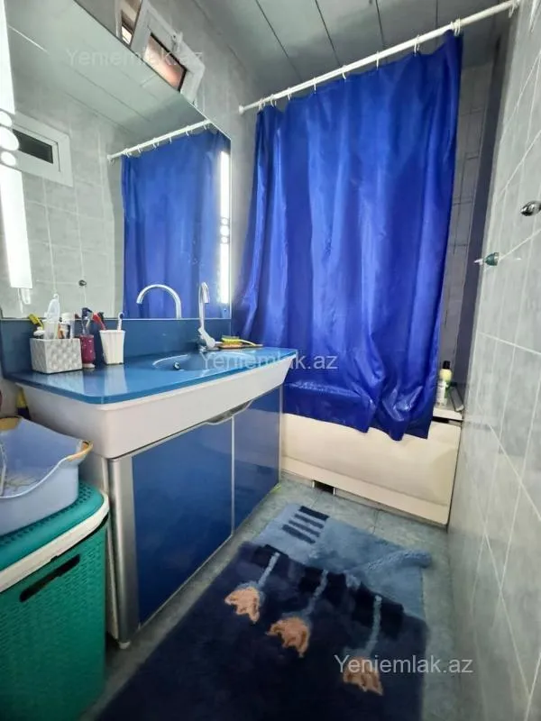 Satılır 4 otaqlı köhnə tikili 110 m²