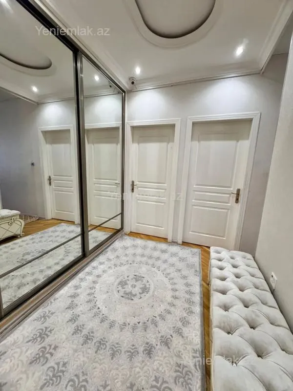 Satılır 4 otaqlı köhnə tikili 110 m²
