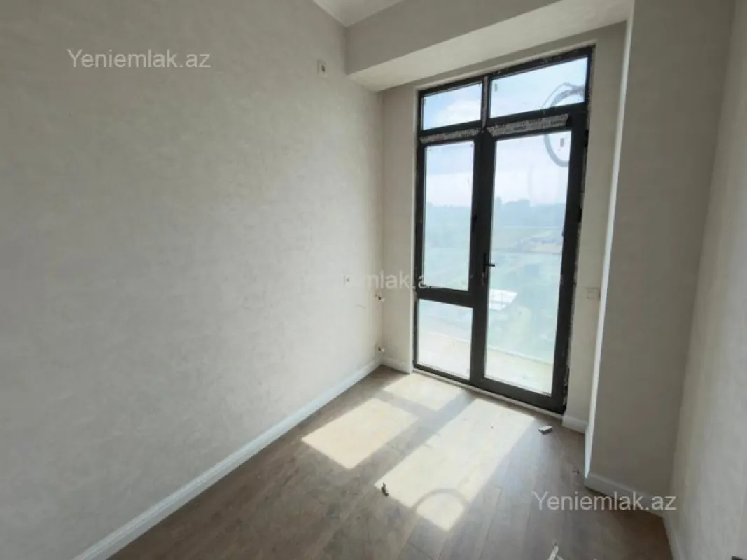 Satılır 3 otaqlı yeni tikili 83 m²