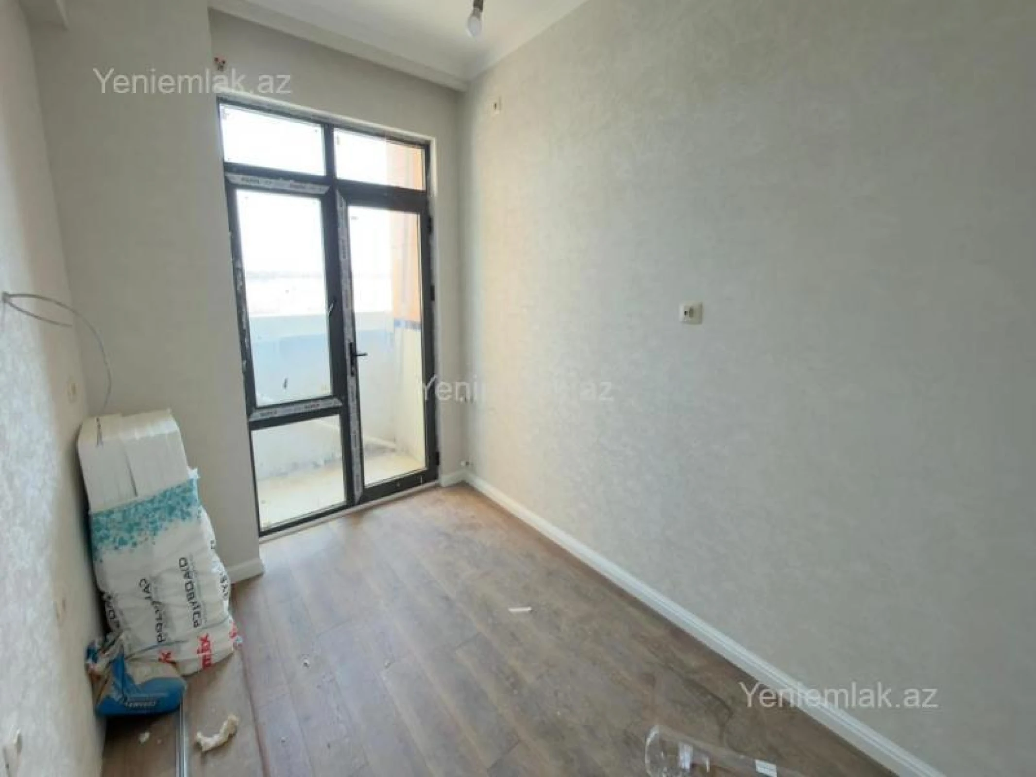 Satılır 3 otaqlı yeni tikili 83 m²